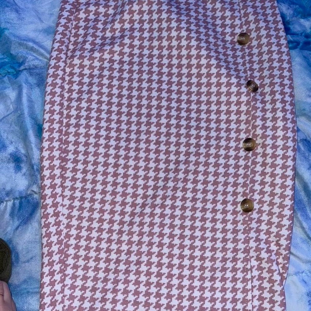 Stylish Houndstooth Skirt with Button Detail